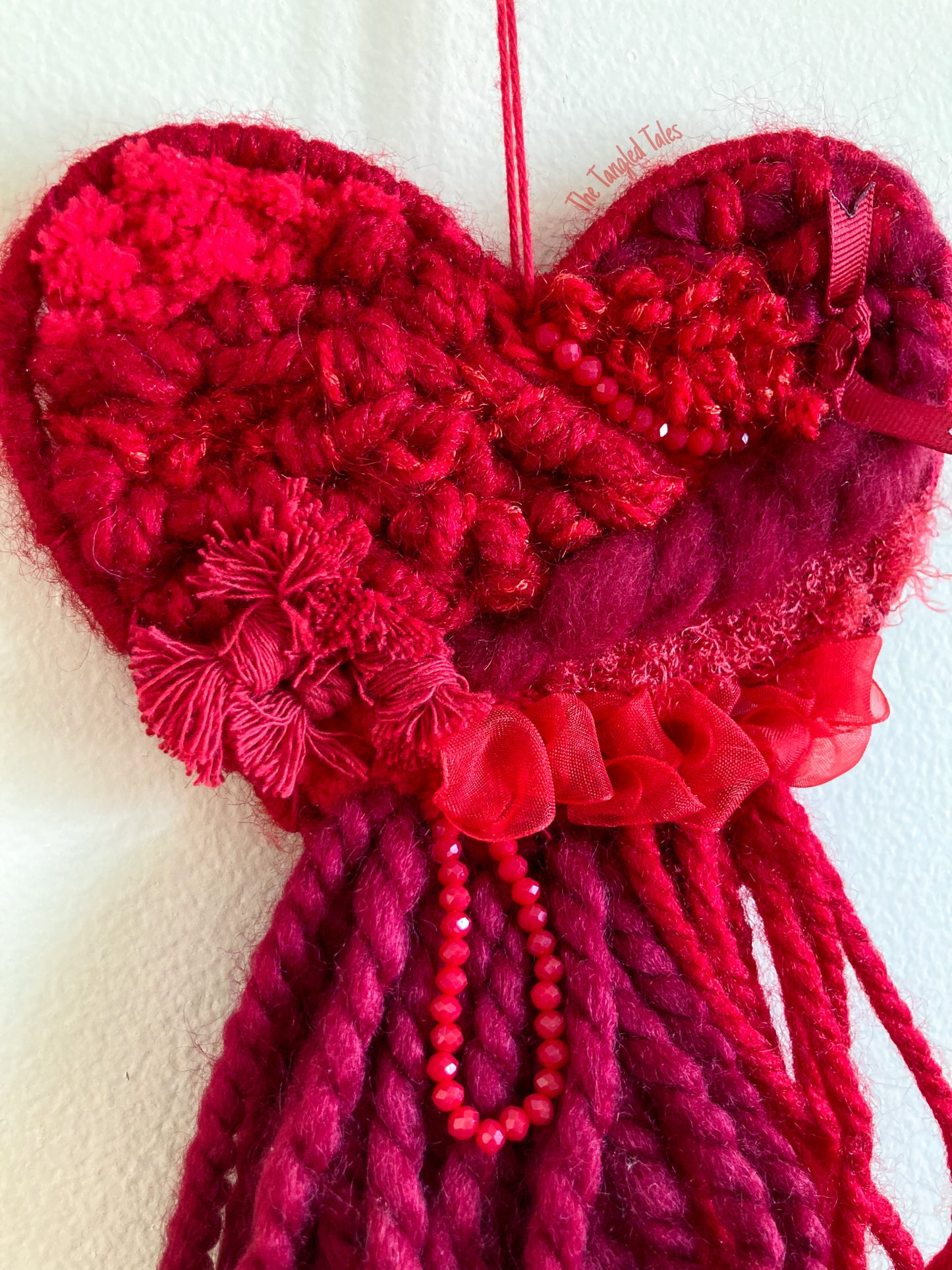 BLOODY HEART WEAVING