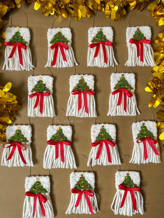 CHRISTMAS TREE WEAVED ORNAMENT